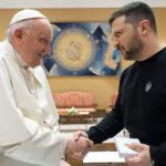 Zelenski se reúne con el papa en el Vaticano para dialogar sobre conflicto bélico en Ucrania