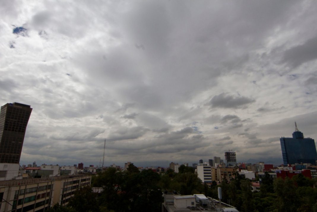 Cielo nublado con chubascos débiles a moderados en el pronóstico del día, según Indomet
