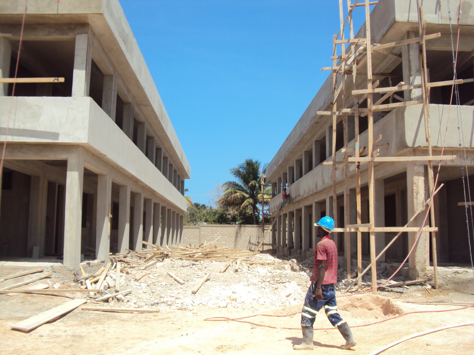 Denuncian incumplimiento del decreto 313-24 mantiene paralizada terminación de escuelas