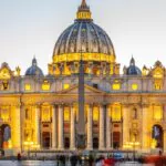 Vaticano inicia preparación del féretro del papa Francisco en ceremonia privada