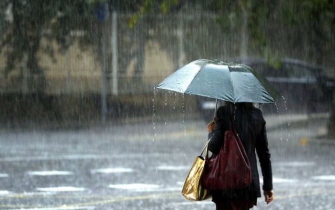 Más de 2,400 personas desplazadas por intensas lluvias en RD