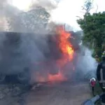 ¡Tragedia! Un hombre y su sobrino mueren tras camión hacer contacto con cable eléctrico en Higüey