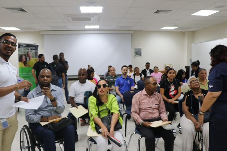 Ministerio de Trabajo impulsa feria para personas con discapacidad