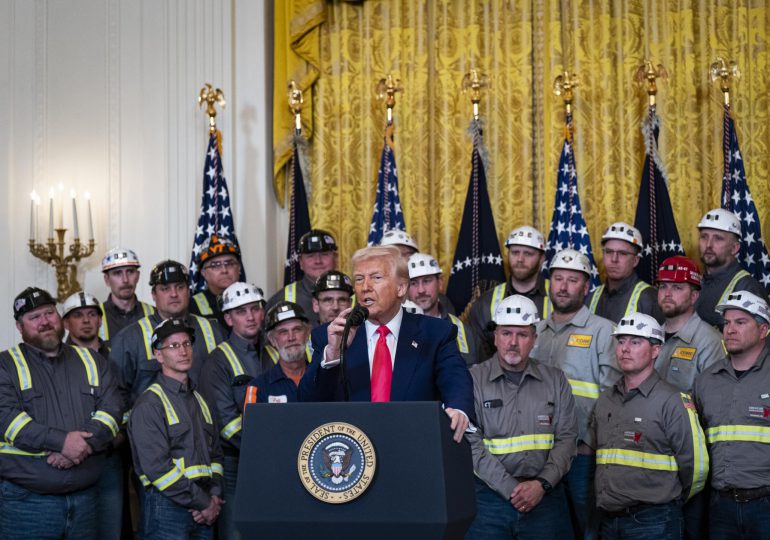 Trump ridiculiza a líderes extranjeros: 