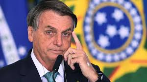 Expresidente brasileño Jair Bolsonaro es intervenido quirúrgicamente por problemas intestinales