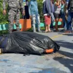 Localizan cadáver de mujer que se habría lanzado de un puente en Santiago