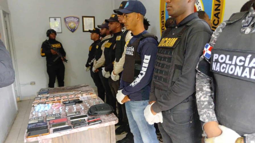 Policía informa incautó armas, drogas y objetos ilegales durante operativo en Barahona