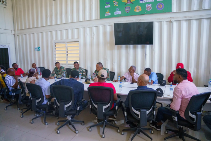 DGM y empresarios de Elías Piña llegan a convenio sobre cruce de mercancías desde Haití