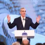Abinader afirma su gobierno tuvo que concluir obras abandonadas desde la gestión de Hipólito
