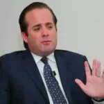 José Ignacio Paliza se molesta durante acalorada confrontación con Manolo Ozuna