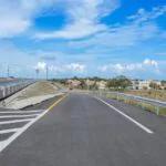 Habilitan de manera provisional Circunvalación de Baní para facilitar el tránsito durante Semana Santa