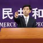 China desmiente a Trump, niega negociaciones activas sobre aranceles con EE. UU.