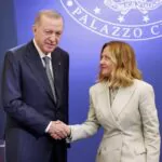 Turquía e Italia refuerzan lazos con acuerdos comerciales y de defensa