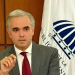 Ministro Educación denuncia videos falsos que imitan su voz e imagen para promocionar inversión fraudulenta