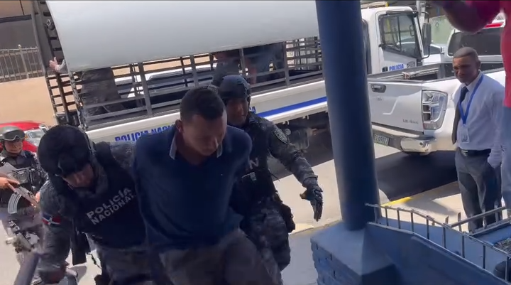 Imponen tres meses de prisión preventiva a hombre acusado de feminicidio en Moca