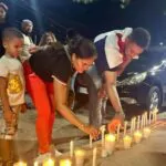 Comunitarios realizan vigilia en Higüey por accidente en la discoteca Jet Set