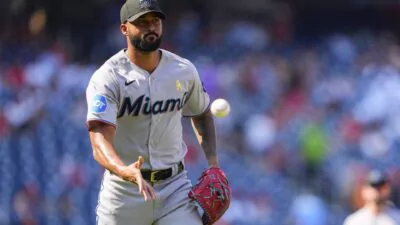 Sandy Alcántara sufre otra derrota y su efectividad se eleva a 7.99