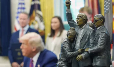 Decoran el Despacho Oval con una estatua que representa el intento de asesinato contra Trump