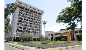 Banco Central proyecta generación de divisas de 45,600 millones de dólares en RD este año 2025