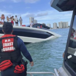 Rescatan a 32 personas de un yate que comenzó a hundirse en Miami Beach