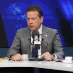 Ministro Bisonó exhorta a líderes políticos a actuar con madurez frente a la crisis haitiana