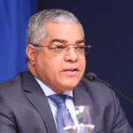 Economista Luis Reyes expresa el gobierno evade pagar el precio de una política migratoria responsable