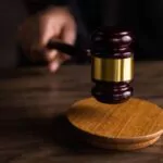 Juez bajo investigación por presunto uso de ChatGPT para dictar sentencias