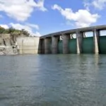 COE ordena apertura de presa Tavera-Bao por lluvias en el norte; el sur sufre baja en reservas