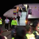 Retornan a Venezuela 174 migrantes en un avión estadounidense deportados desde Texas