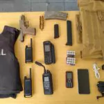 Ocupan armas de fuego, chalecos antibalas y pertrechos militares durante allanamientos en Barahona
