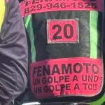 Denuncian motoconchistas advierten en sus chalecos: "Un golpe a uno es un golpe a todos!!!"