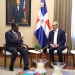 Abinader recibe canciller de Kenia en el Palacio Nacional