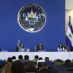El Congreso de El Salvador aprueba ley que grava con un impuesto del 30 % a donaciones de ONG