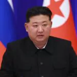 Kim Jong-un supervisa un simulacro de contraataque nuclear con el lanzamiento de un misil
