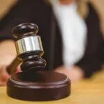 Imponen dos años de prisión a hombre por amenazar de muerte a fiscal en tribunal de Montecristi