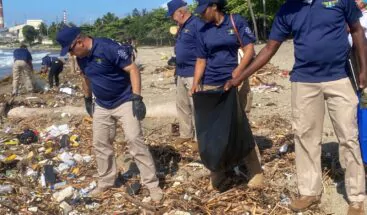 Realizan jornada de limpieza en Playa Gringo, Haina