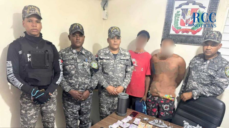 Detienen a hombre con drogas, dinero y artículos vinculados al microtráfico en Cabral