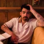 Joe Jonas logra su primer Top 10 en solitario gracias a su último trabajo: ‘Music for People Who Believe in Love’