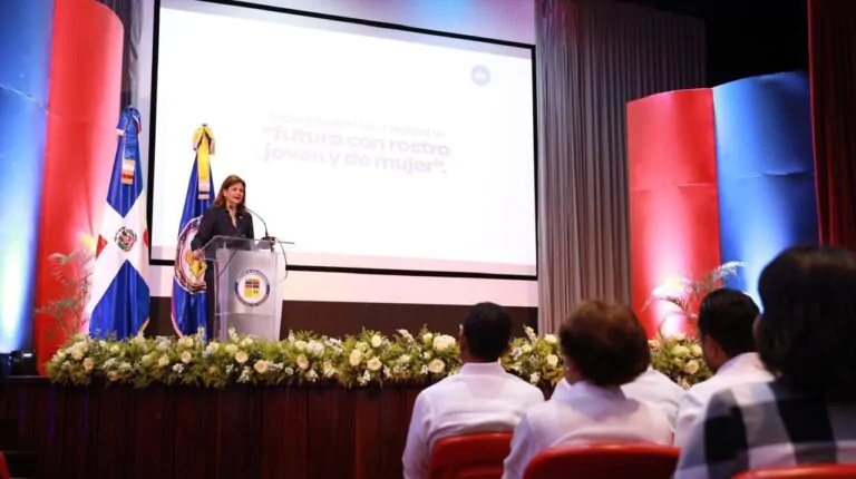 Raquel Peña ”Cuando una mujer da un paso al frente, toda la nación avanza”