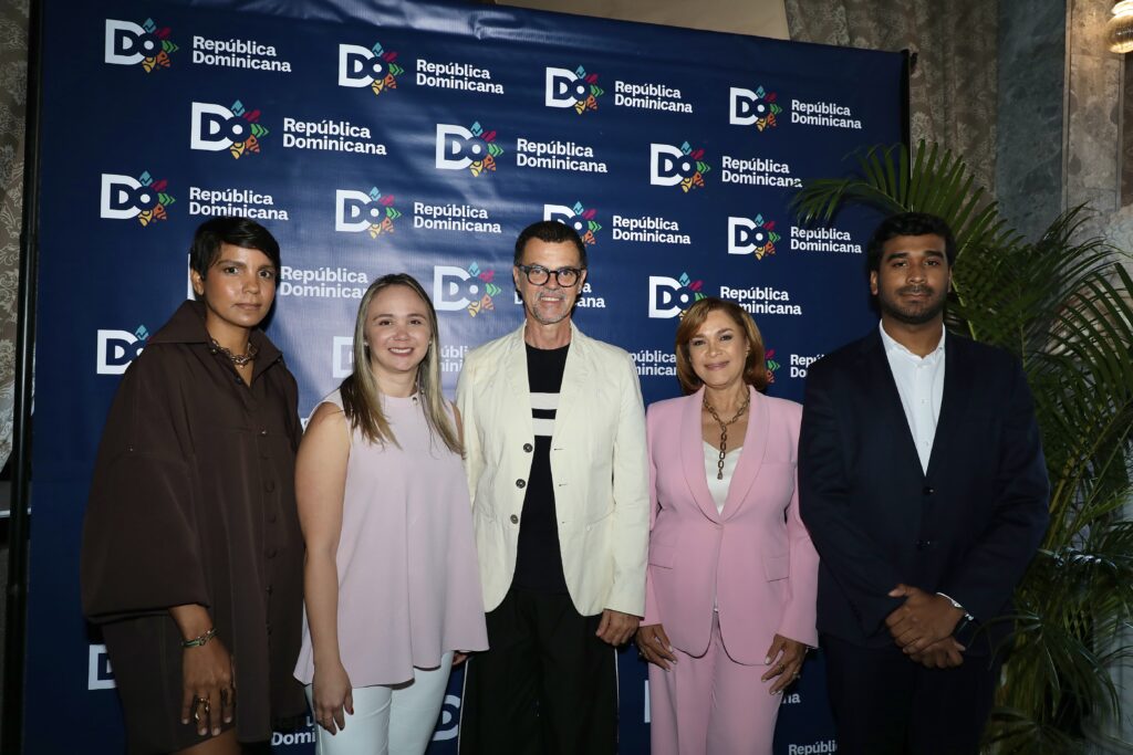 3 ichanell rodríguez, estela coiscou, sócrates mckinney, aida virginia martínez y jaime montilla