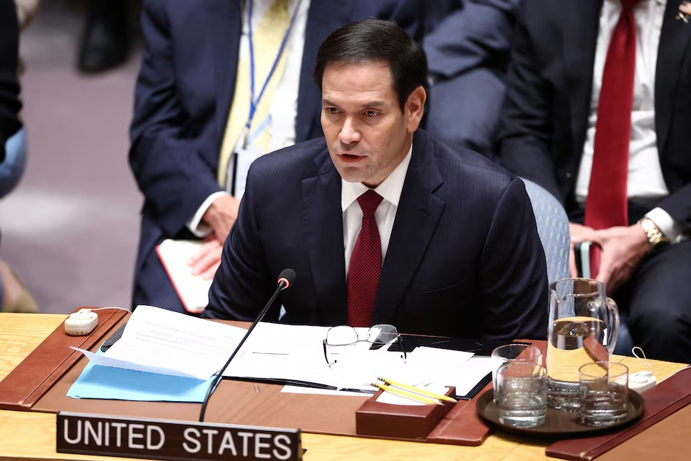 EEUU Intensifica Lucha Antinarcoterrorismo y Exhorta a Aliados a Unirse, Apuntando Directamente a Venezuela y Nicolás Maduro